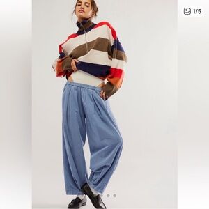 Free People To The‎ Sky Parachute Pant. Size light blue Small